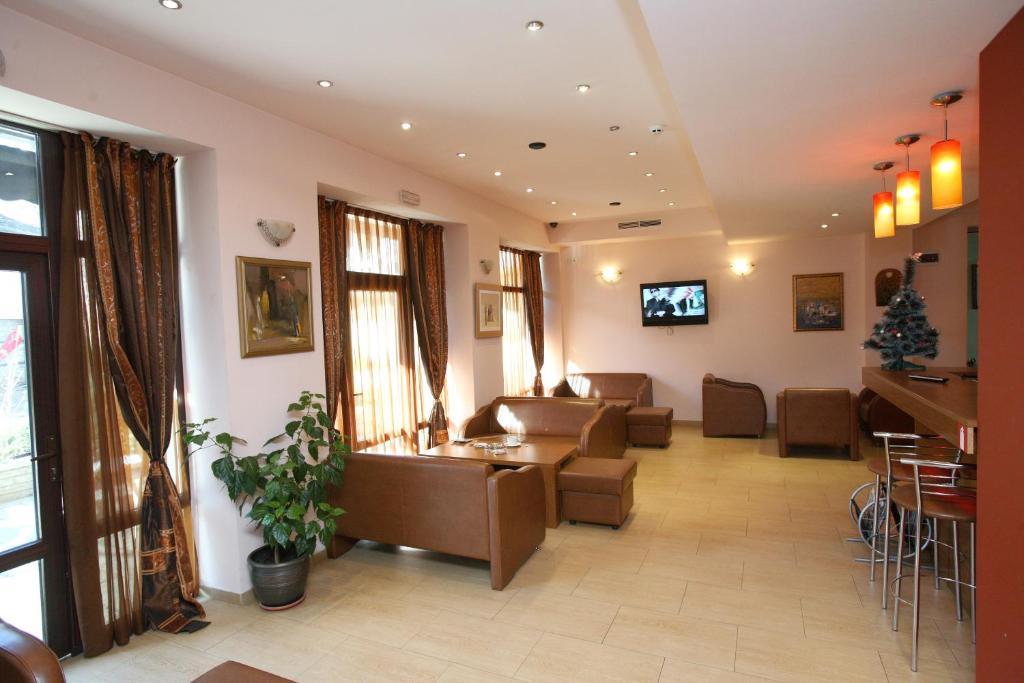 Hotel Varosha Ловеч Екстер'єр фото